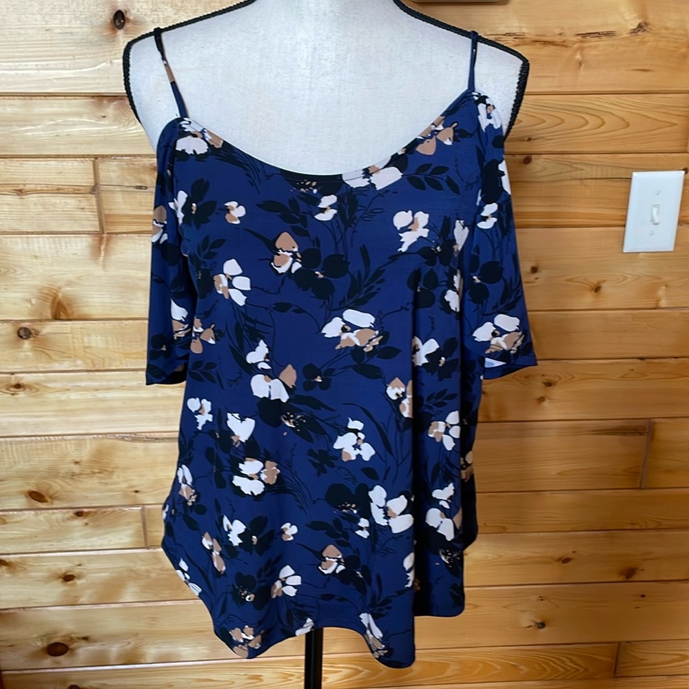 Valette Back Cold shoulder Top